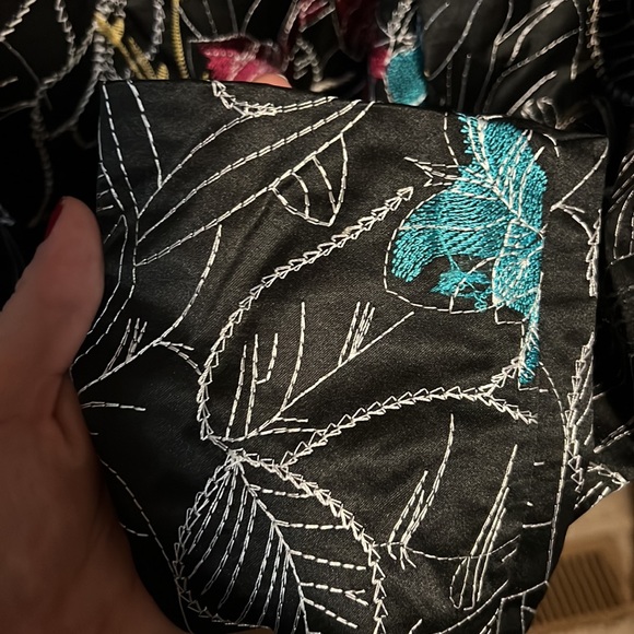 Vintage units floral embroidered button down top - Picture 6 of 7